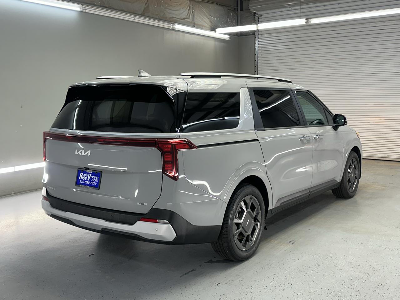 Kia Carnival Hybrid EX 2025