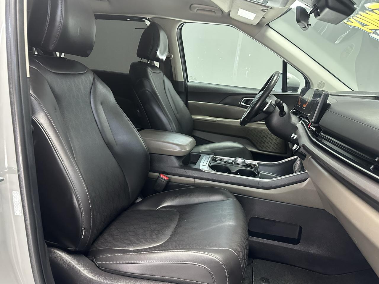 Kia Carnival Hybrid EX 2025