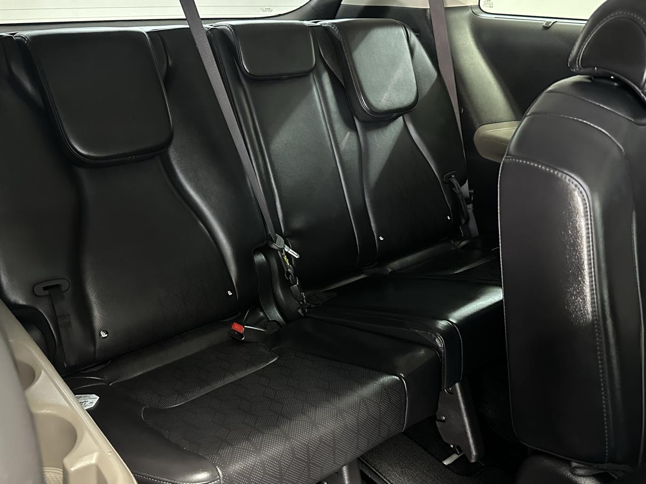 Kia Carnival Hybrid EX 2025