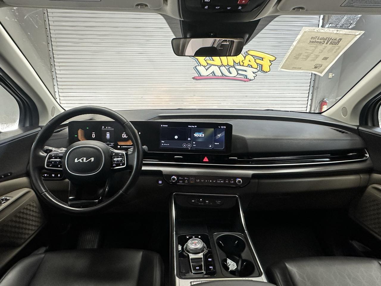 Kia Carnival Hybrid EX 2025