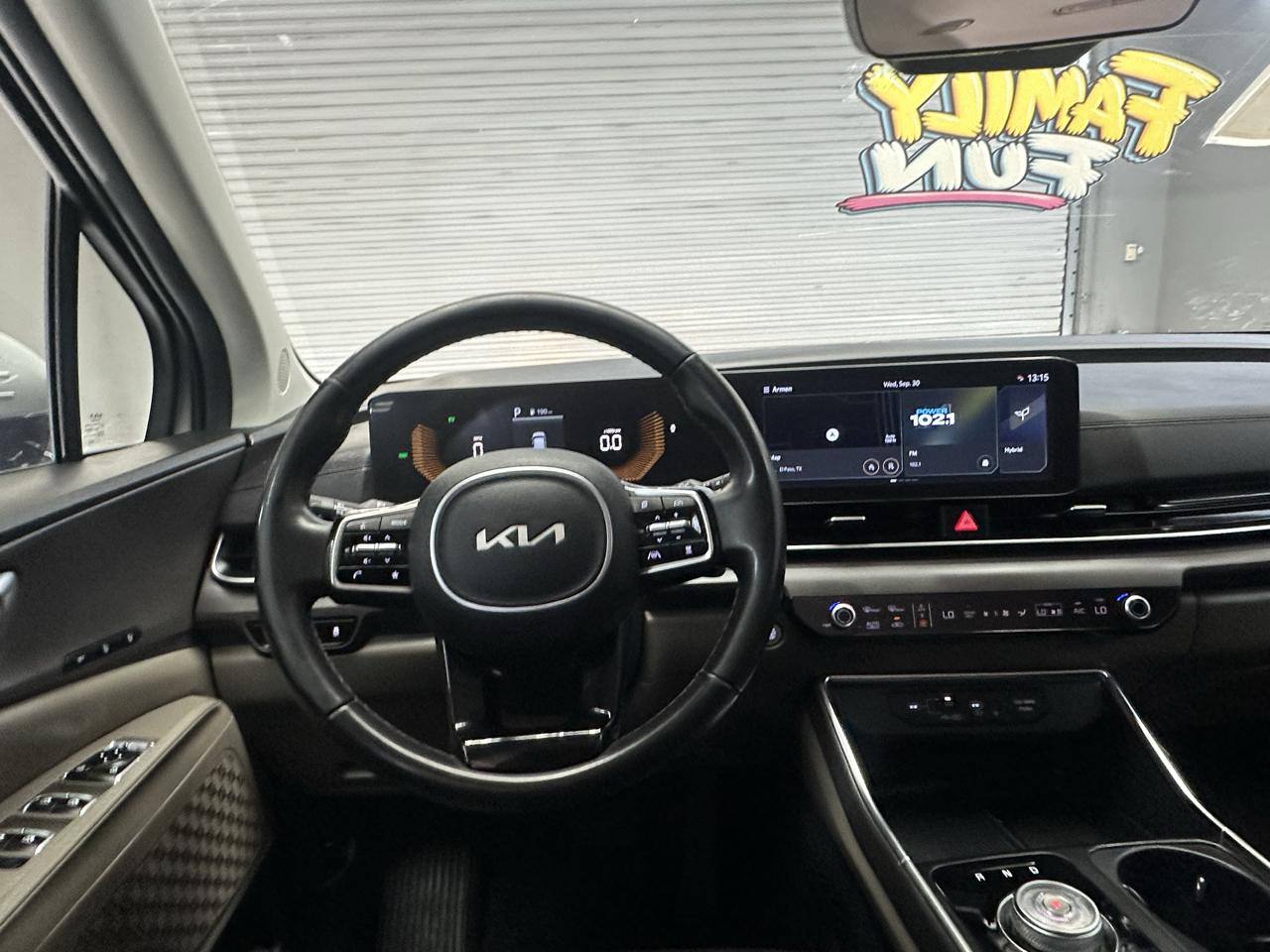 Kia Carnival Hybrid EX 2025