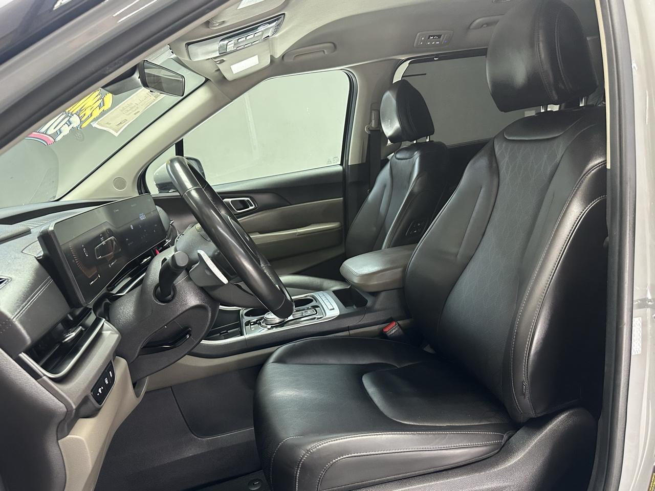 Kia Carnival Hybrid EX 2025