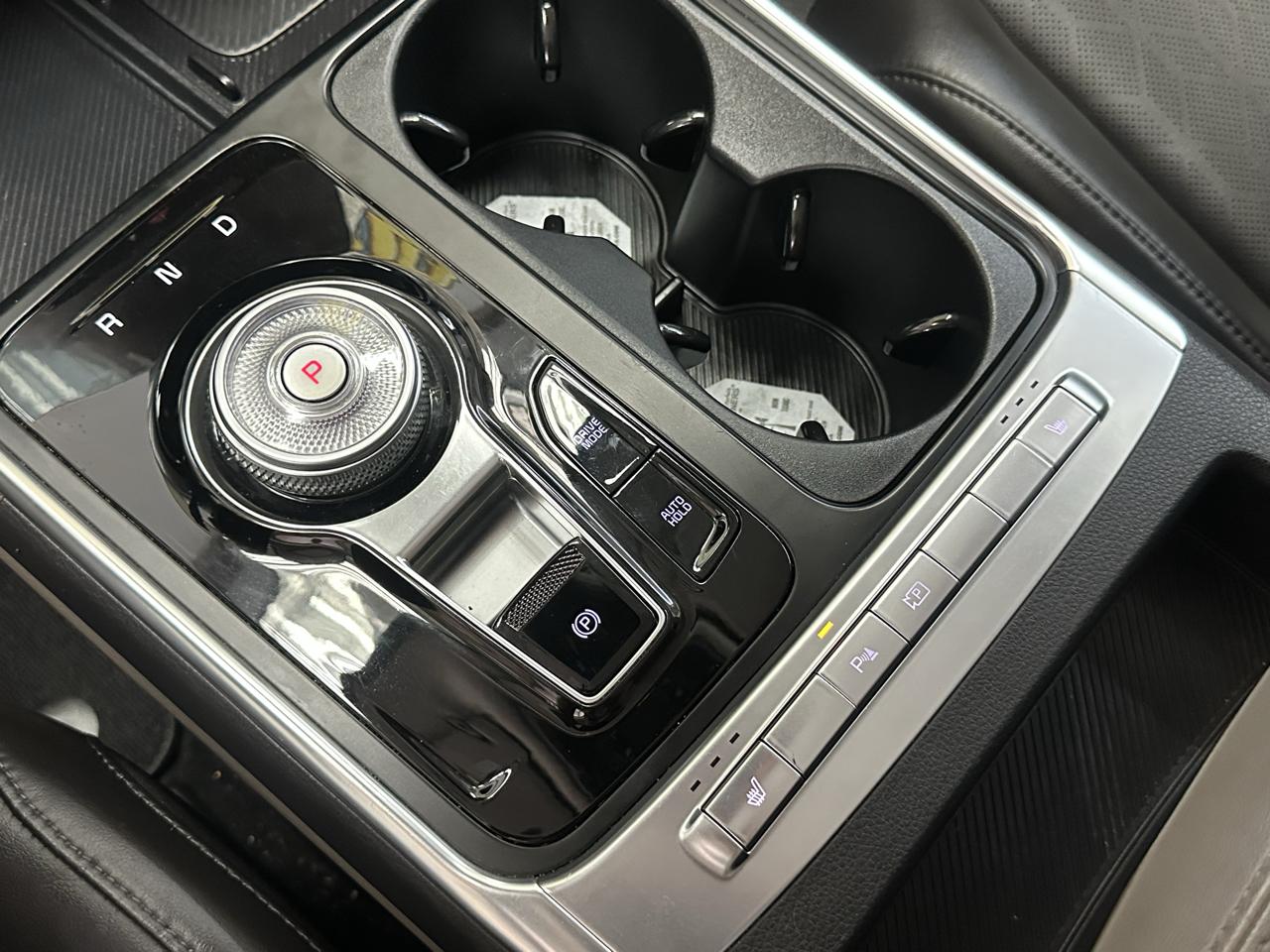 Kia Carnival Hybrid EX 2025