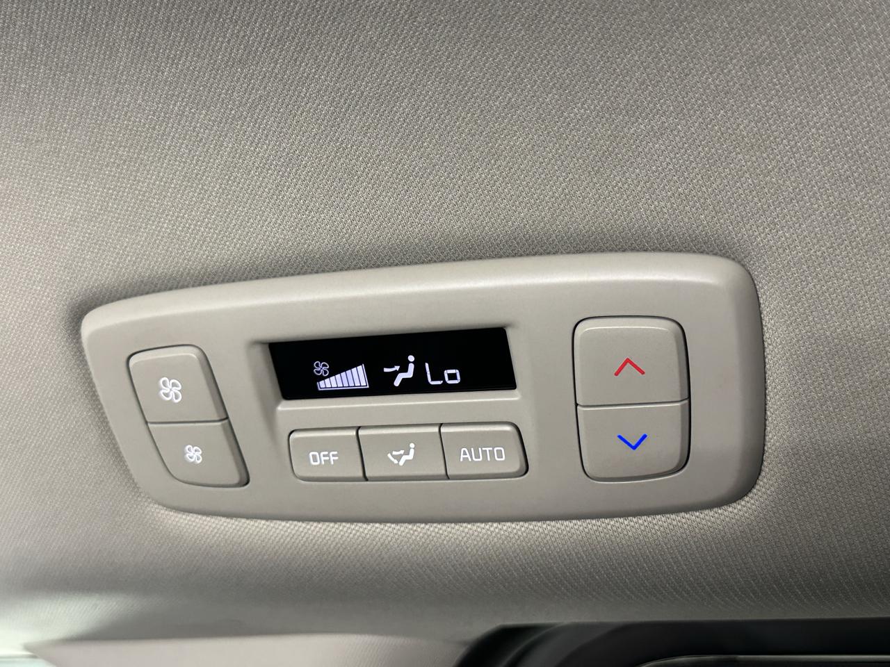 Kia Carnival Hybrid EX 2025