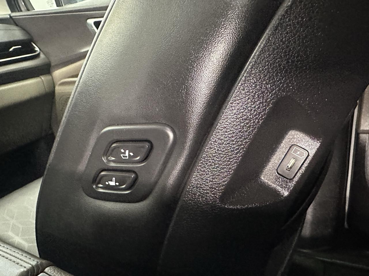 Kia Carnival Hybrid EX 2025
