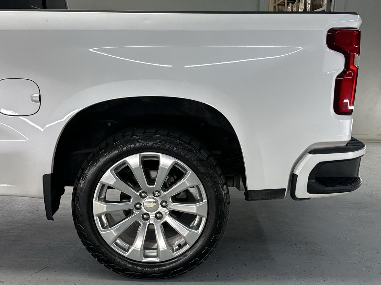 Chevrolet Silverado 1500 High Country Crew Cab Long Box 4WD 2021