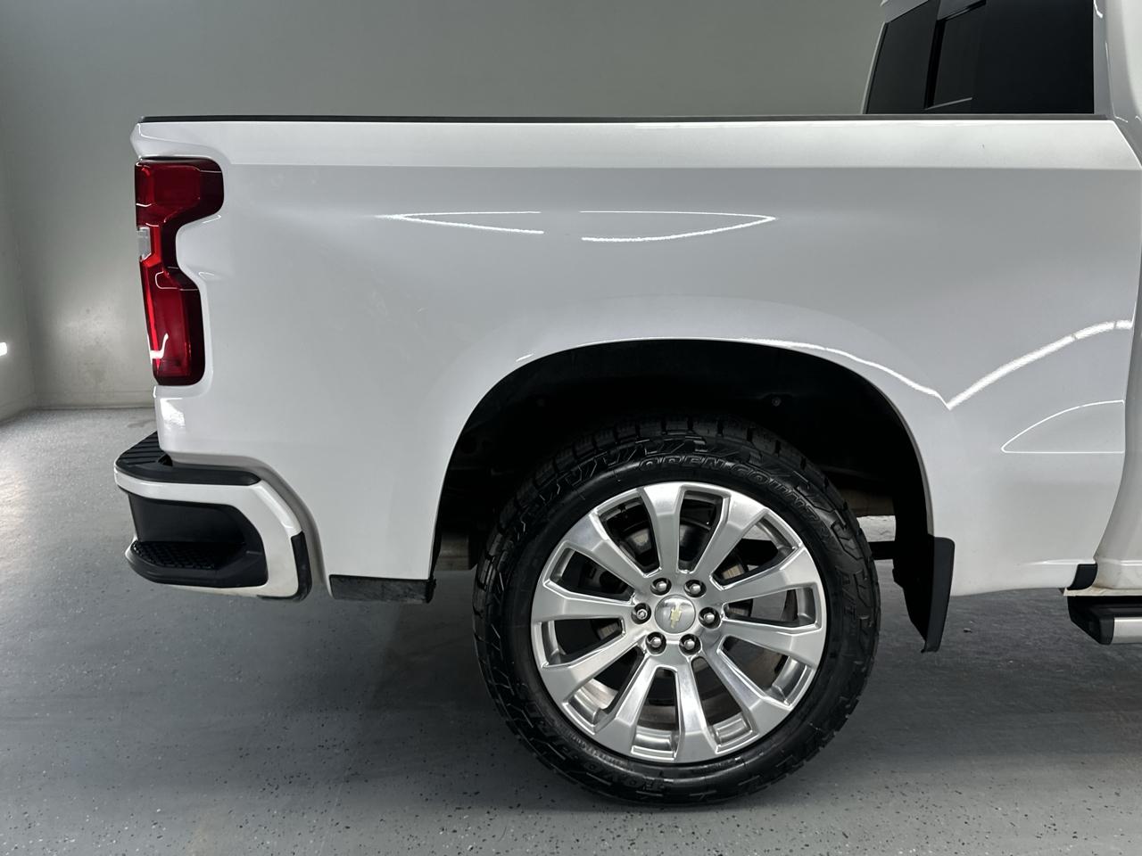 Chevrolet Silverado 1500 High Country Crew Cab Long Box 4WD 2021