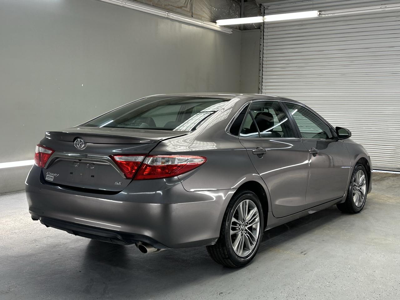 Toyota Camry SE 2017
