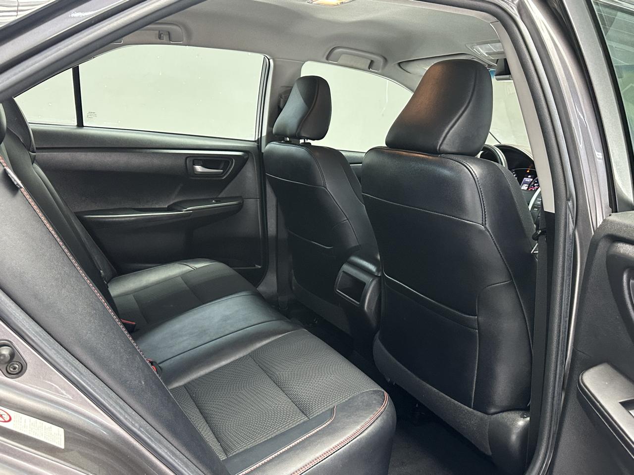 Toyota Camry SE 2017