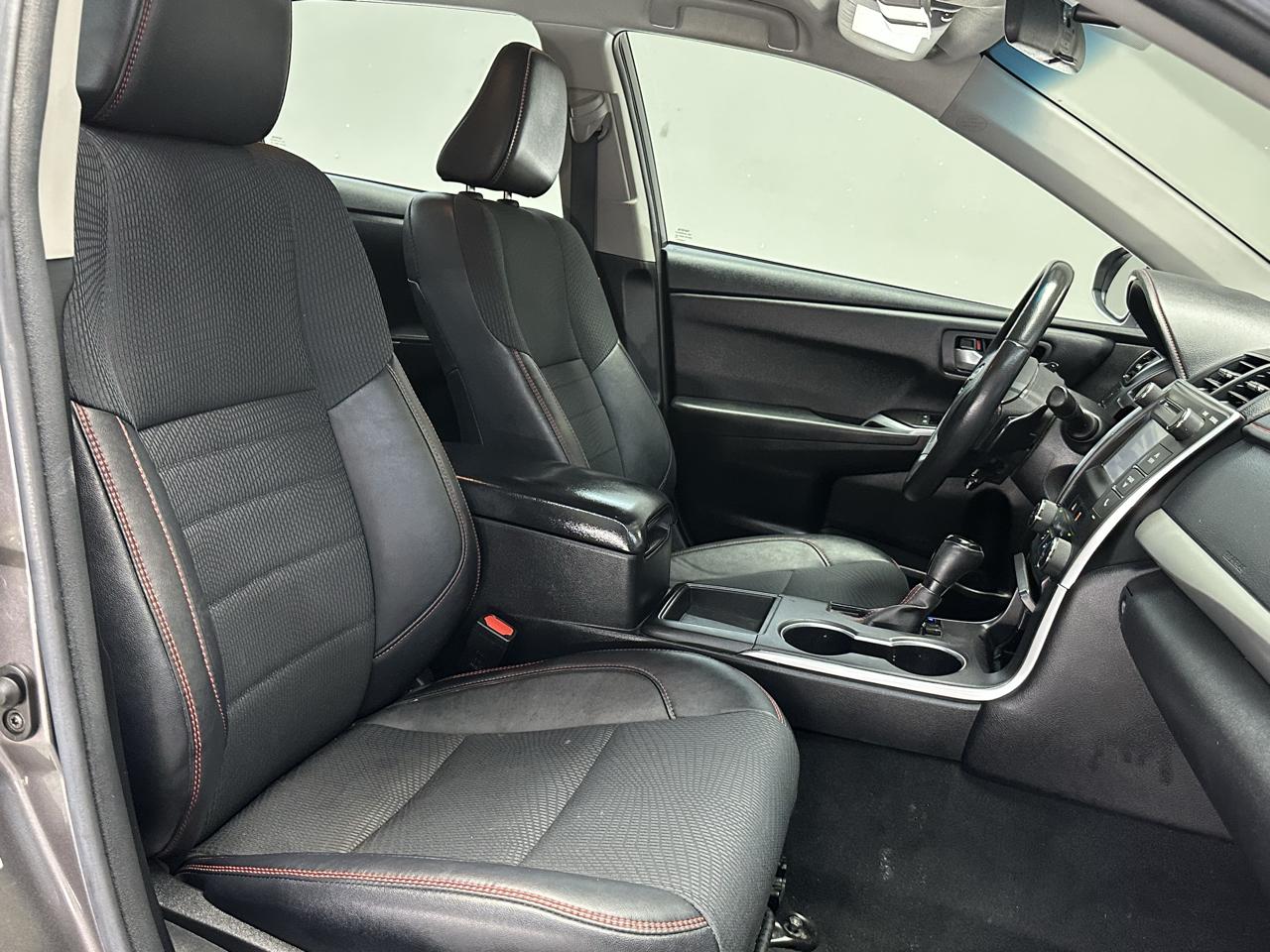 Toyota Camry SE 2017
