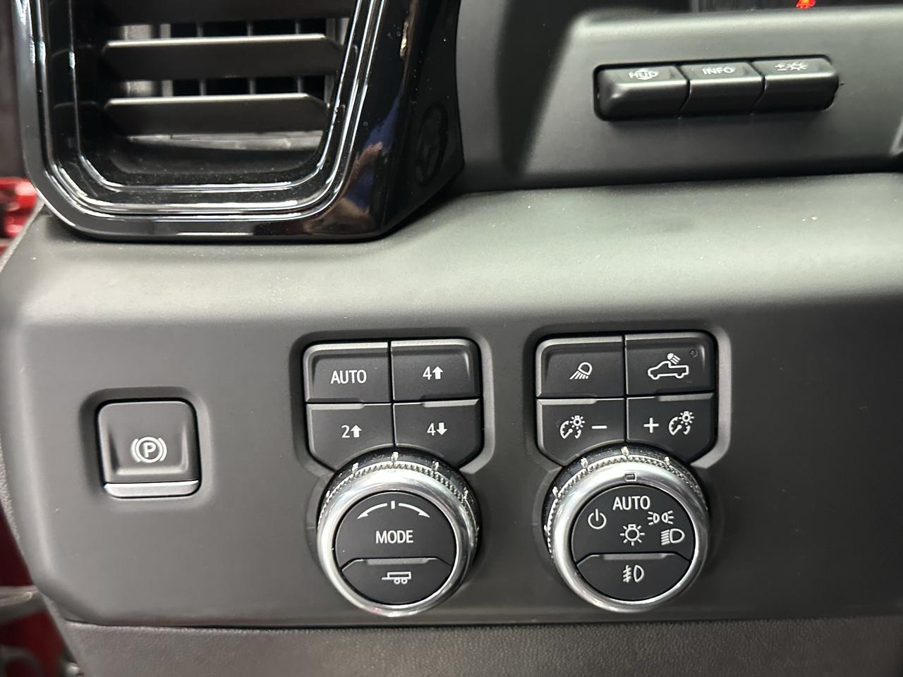 GMC Sierra 1500 AT4X Crew Cab 4WD 2024