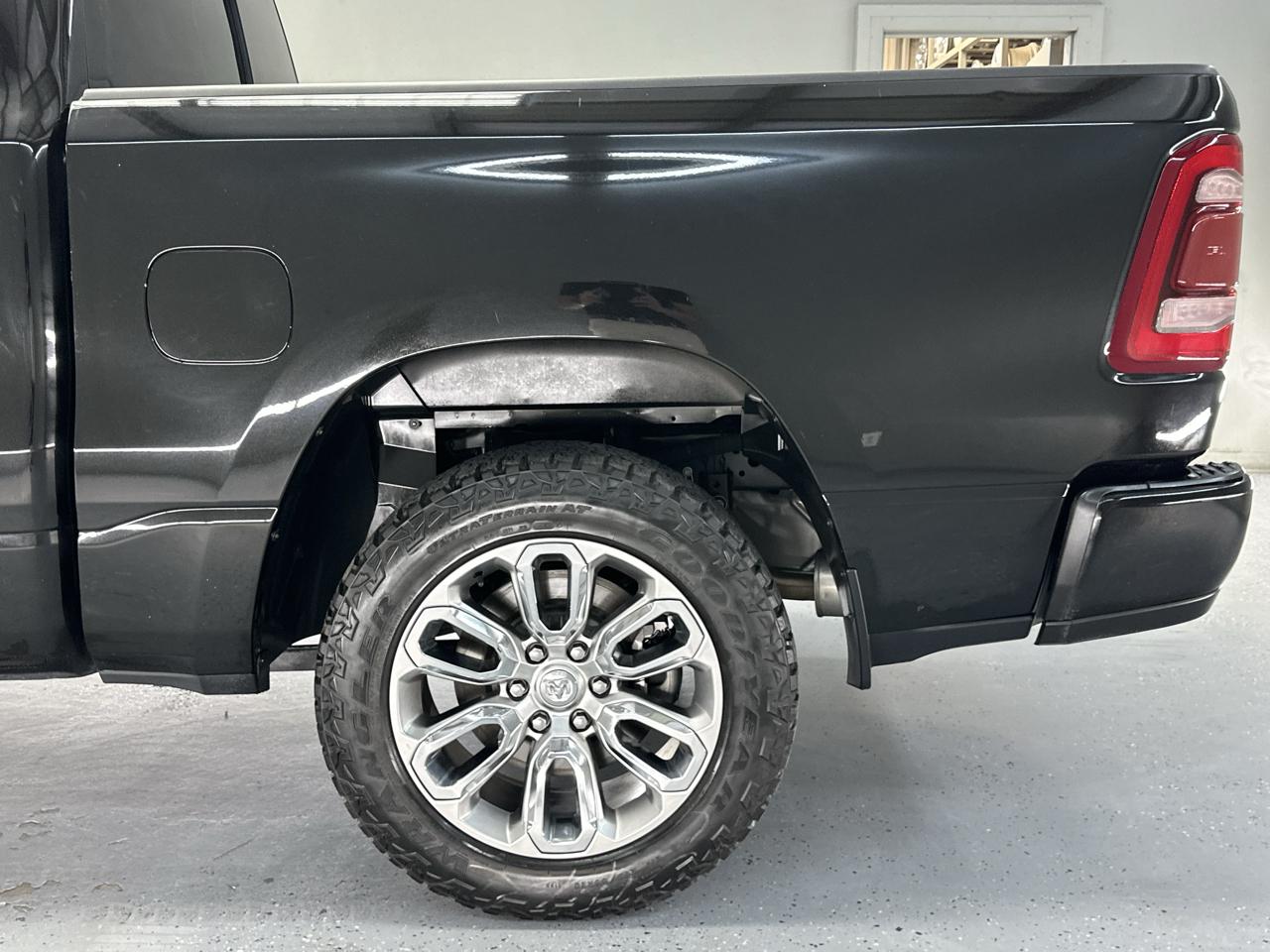 RAM 1500 Laramie Crew Cab 2WD 2024