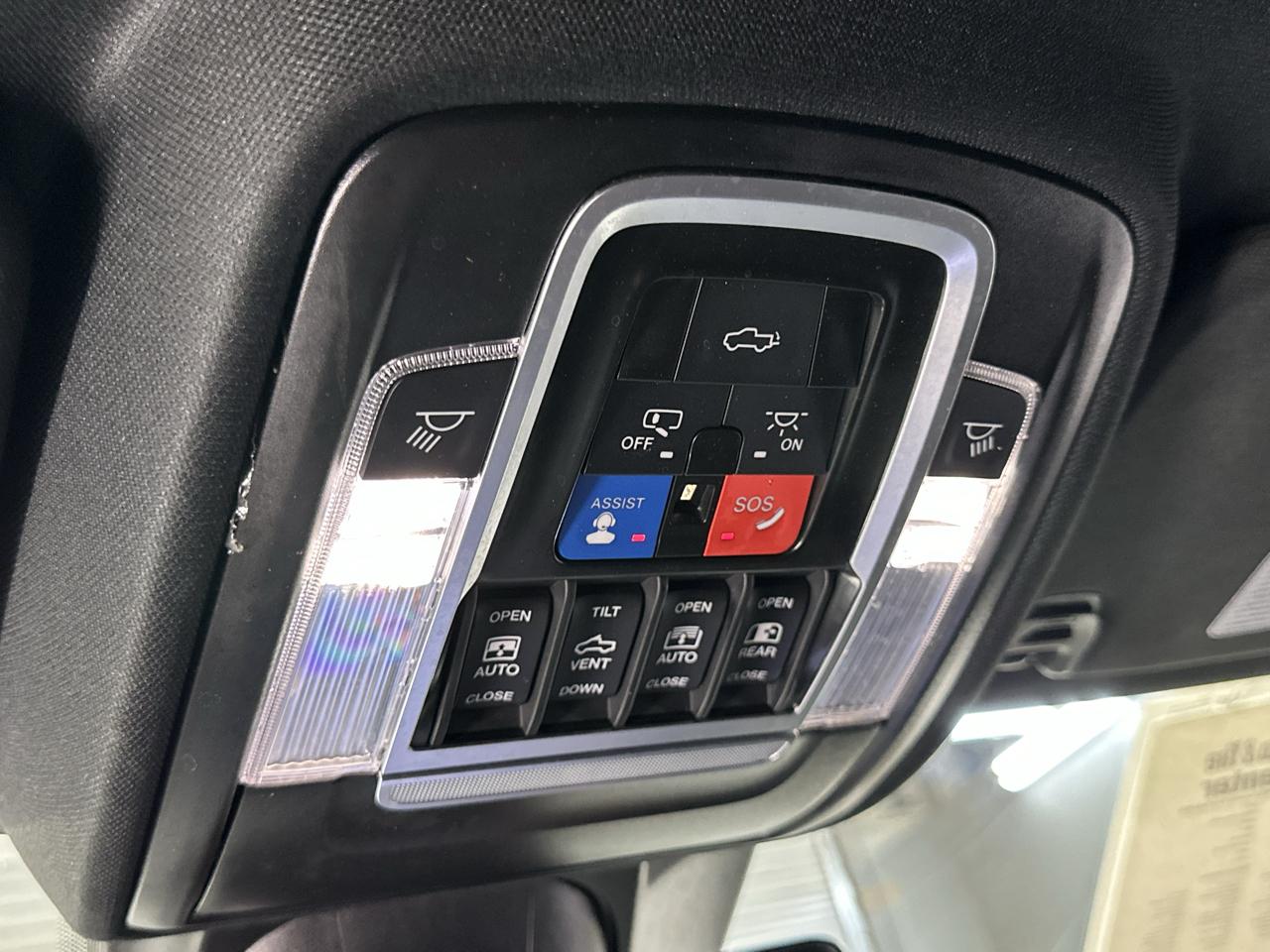 RAM 1500 Laramie Crew Cab 2WD 2024