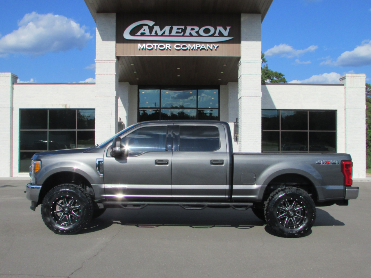 Used 2017 Ford F250 SD XLT Crew Cab 4WD for Sale in Hattiesburg MS