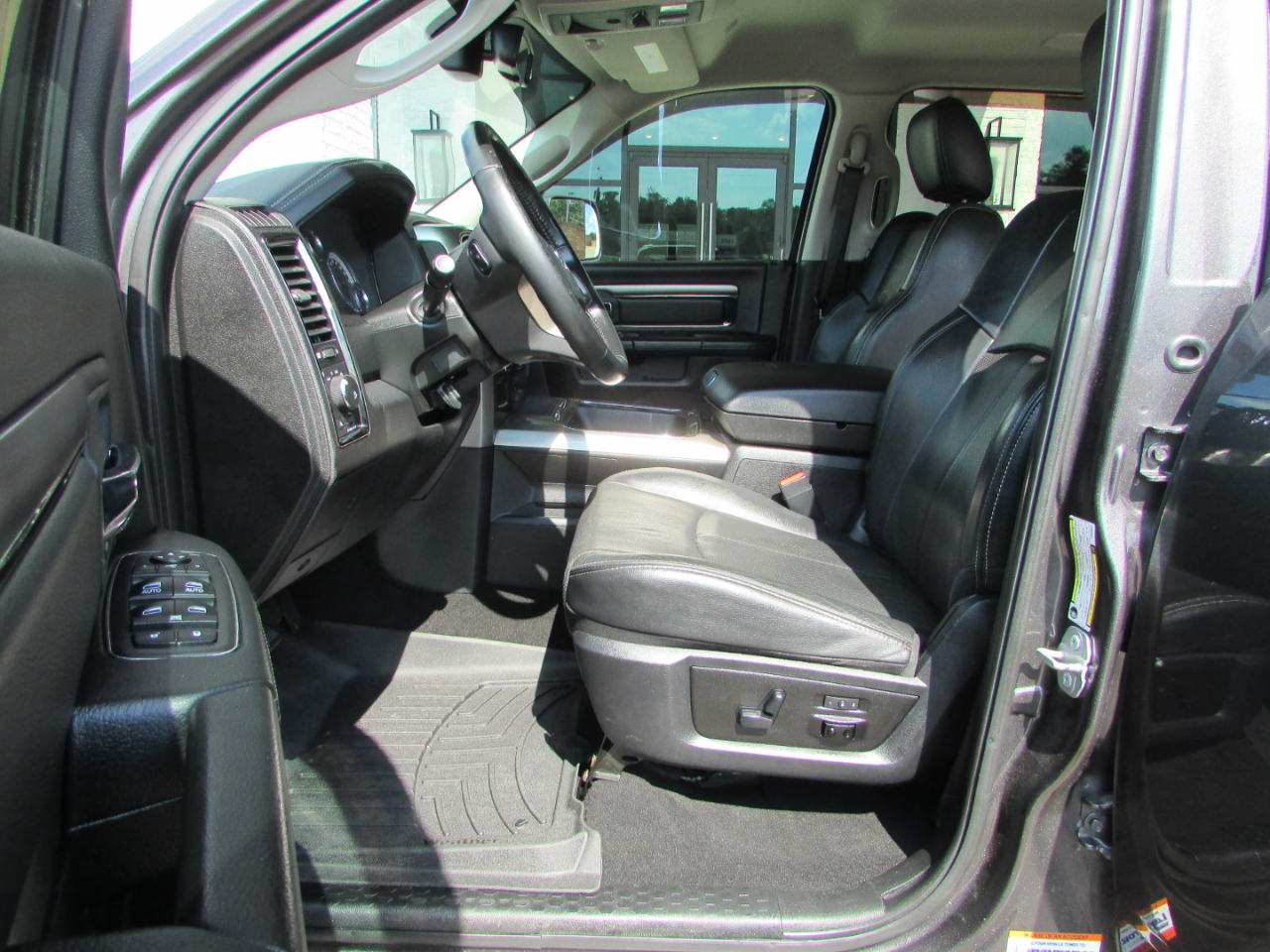 RAM 2500 Laramie 4x4 Crew Cab 6'4" Box 2018 RAM 2500 Laramie 4x4 Crew Cab 6'4" Box 2018