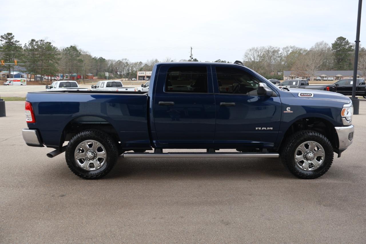 RAM 2500 Tradesman 4x4 Crew Cab 6'4" Box 2020