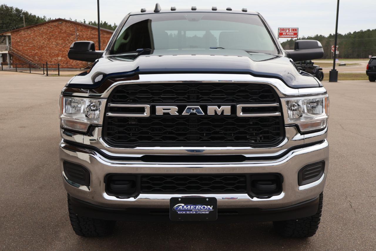 RAM 2500 Tradesman 4x4 Crew Cab 6'4" Box 2020