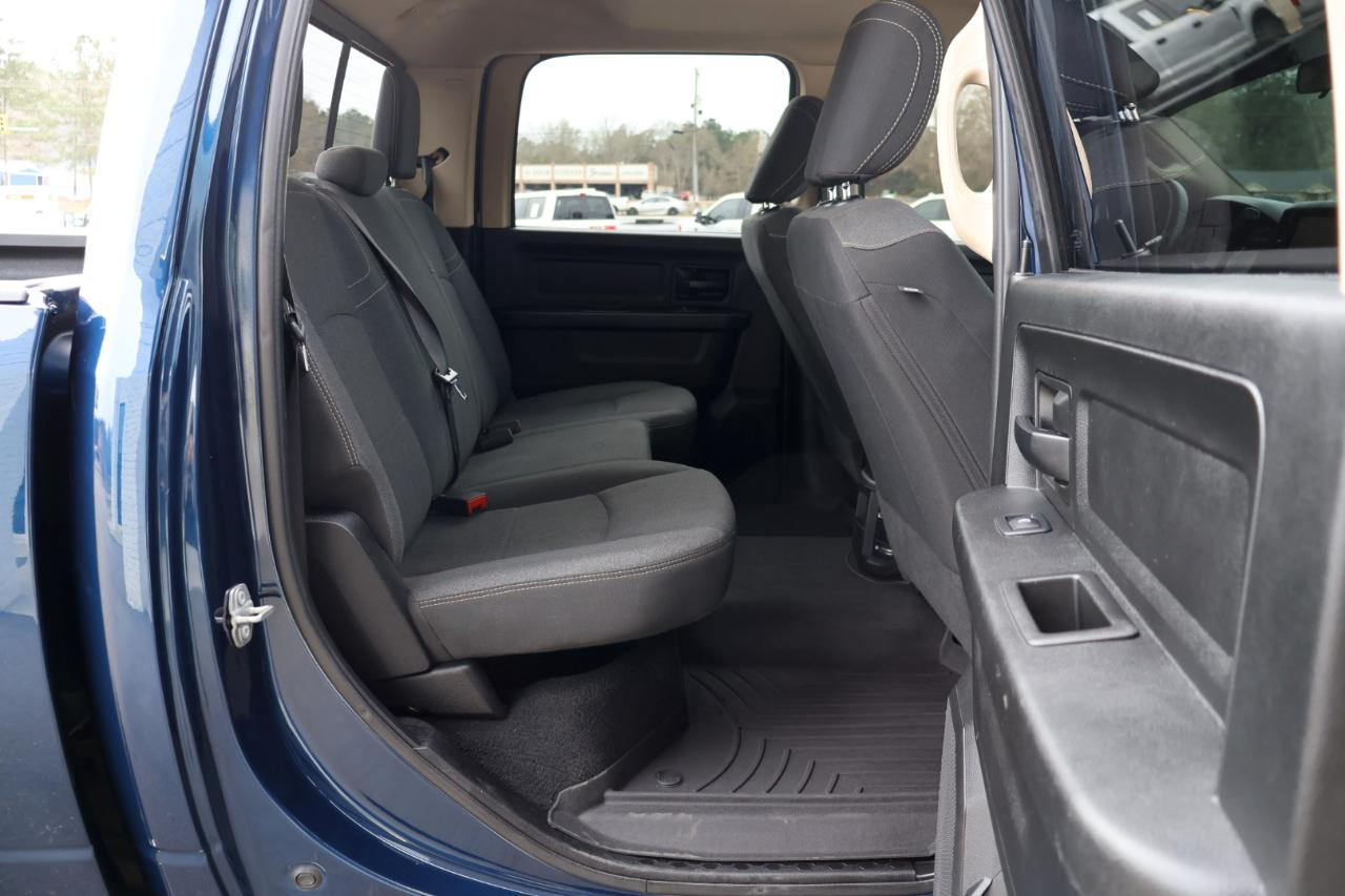 RAM 2500 Tradesman 4x4 Crew Cab 6'4" Box 2020