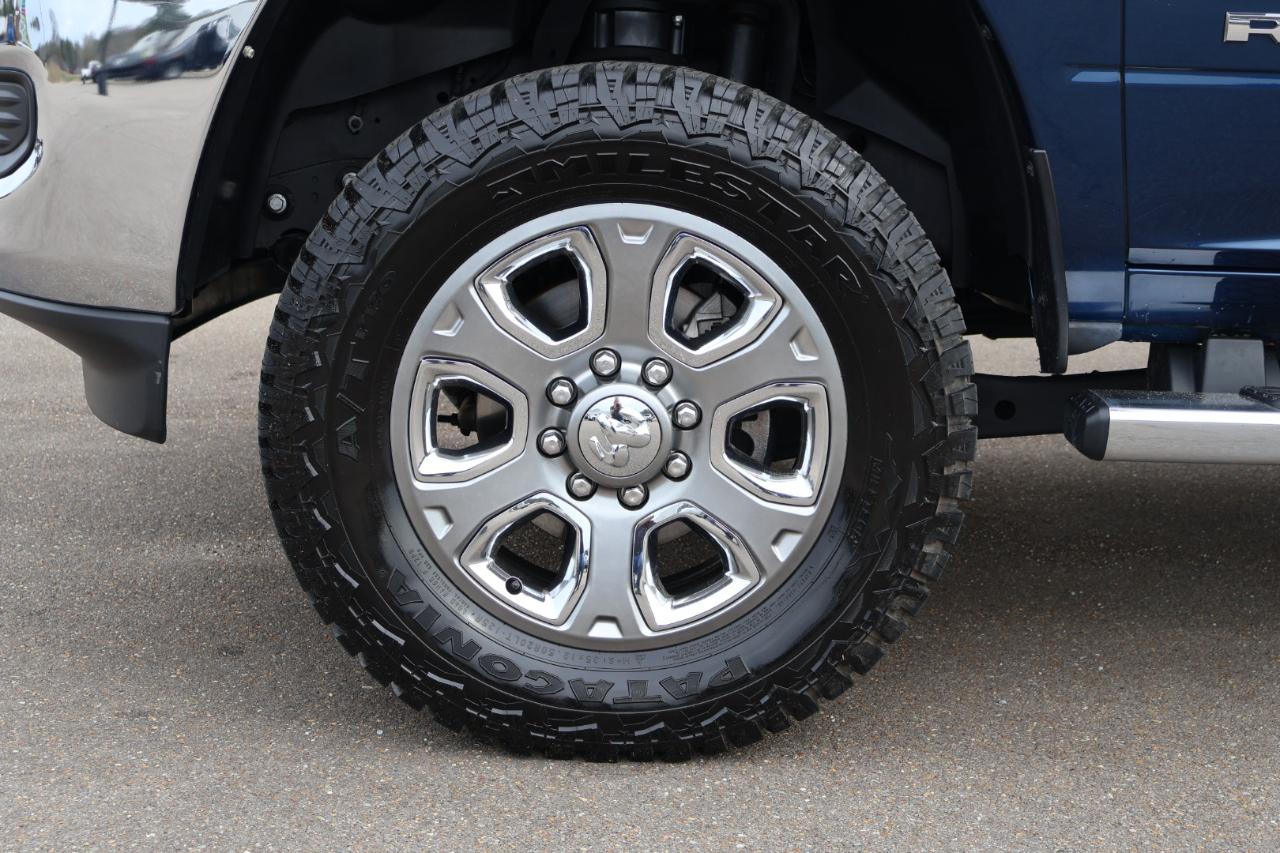 RAM 2500 Tradesman 4x4 Crew Cab 6'4" Box 2020