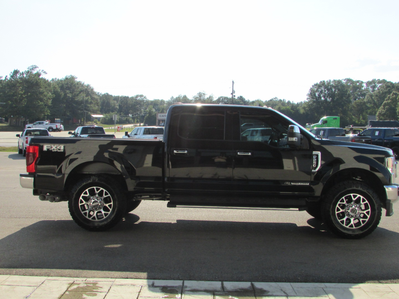 Ford F-250 SD Lariat Crew Cab 4WD 2021 Ford F-250 SD Lariat Crew Cab 4WD 2021