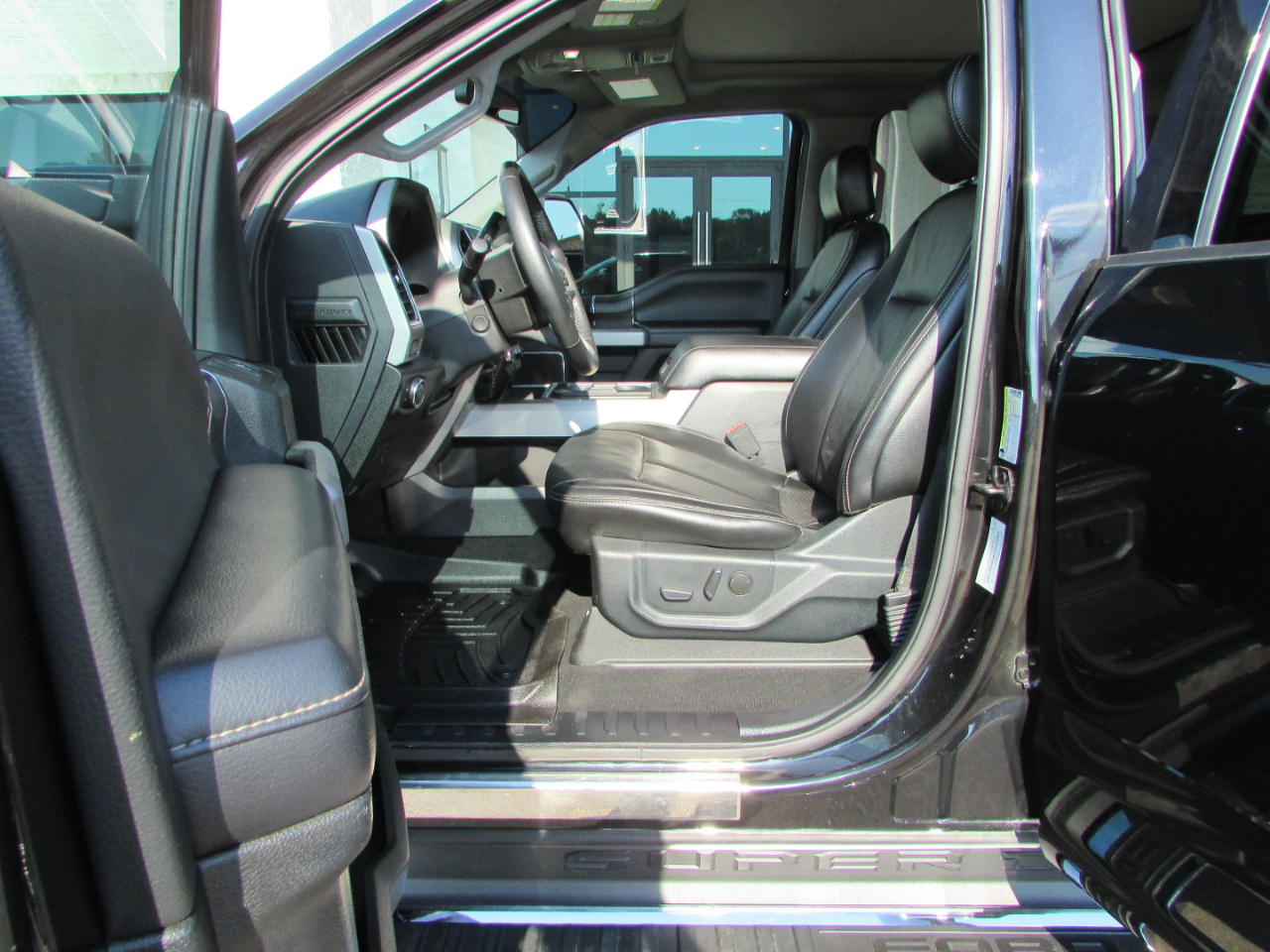 Ford F-250 SD Lariat Crew Cab 4WD 2021 Ford F-250 SD Lariat Crew Cab 4WD 2021