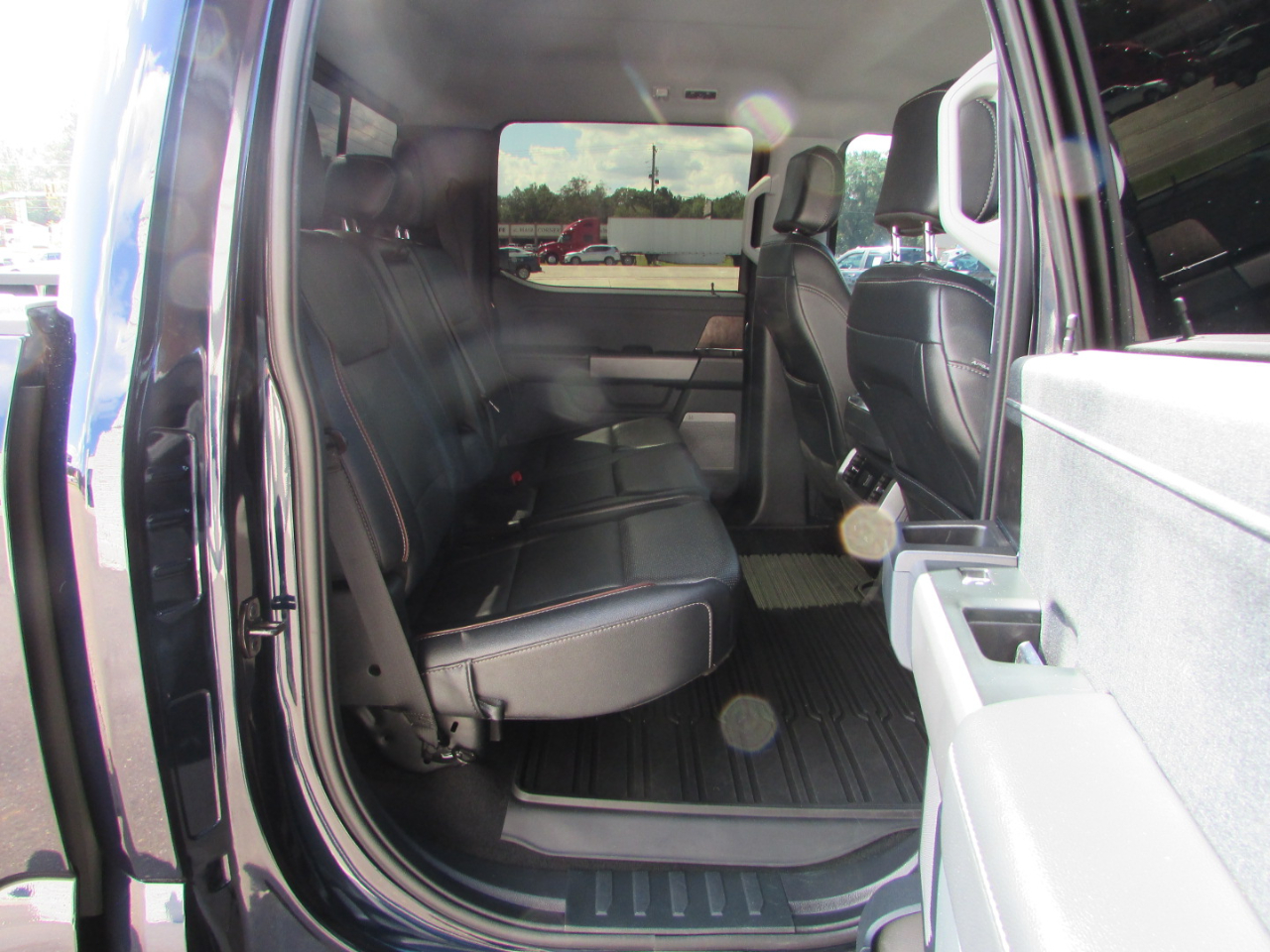 2023 Ford F-150 Lariat photo 12