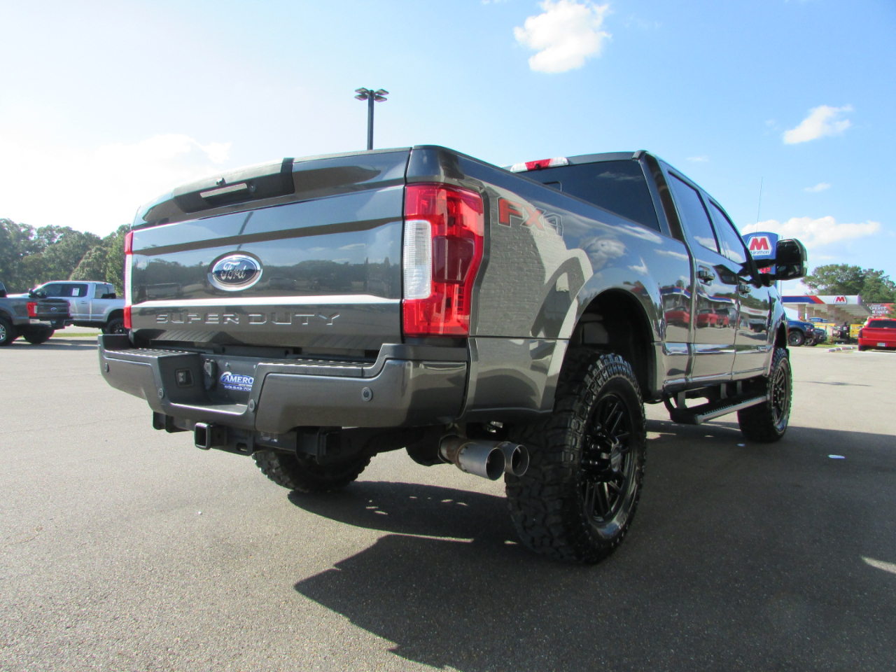 2019 Ford F-250 Lariat photo 2