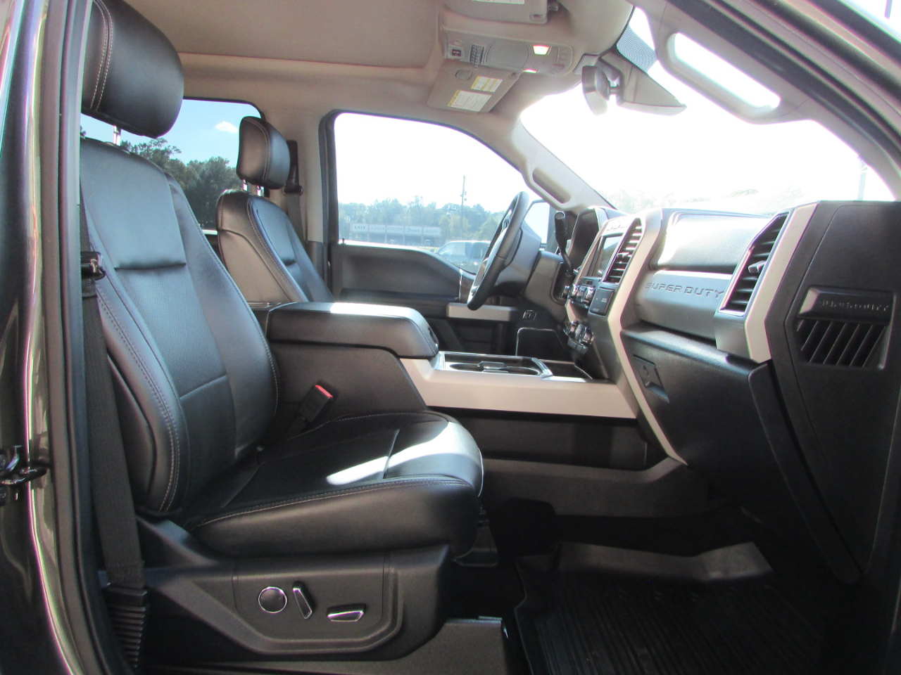 2019 Ford F-250 Lariat photo 9