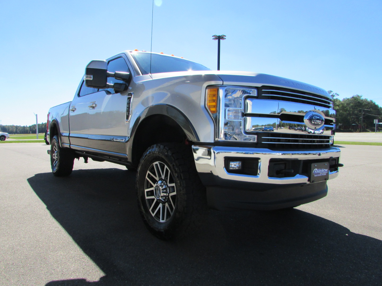 Ford F250SD Lariat Crew Cab 4WD 2017 Ford F250SD Lariat Crew Cab 4WD 2017