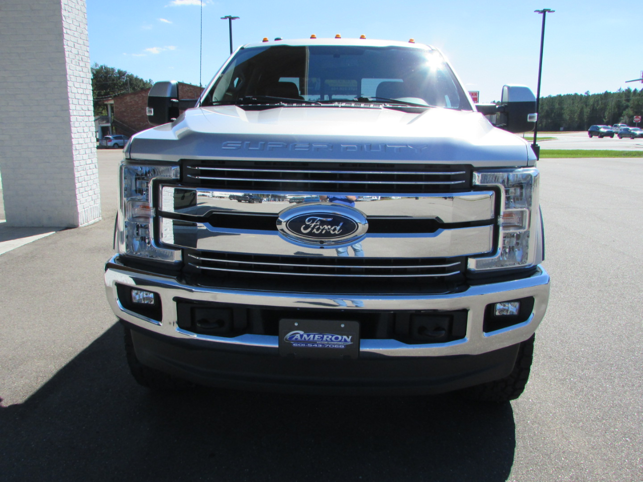 Ford F250SD Lariat Crew Cab 4WD 2017 Ford F250SD Lariat Crew Cab 4WD 2017