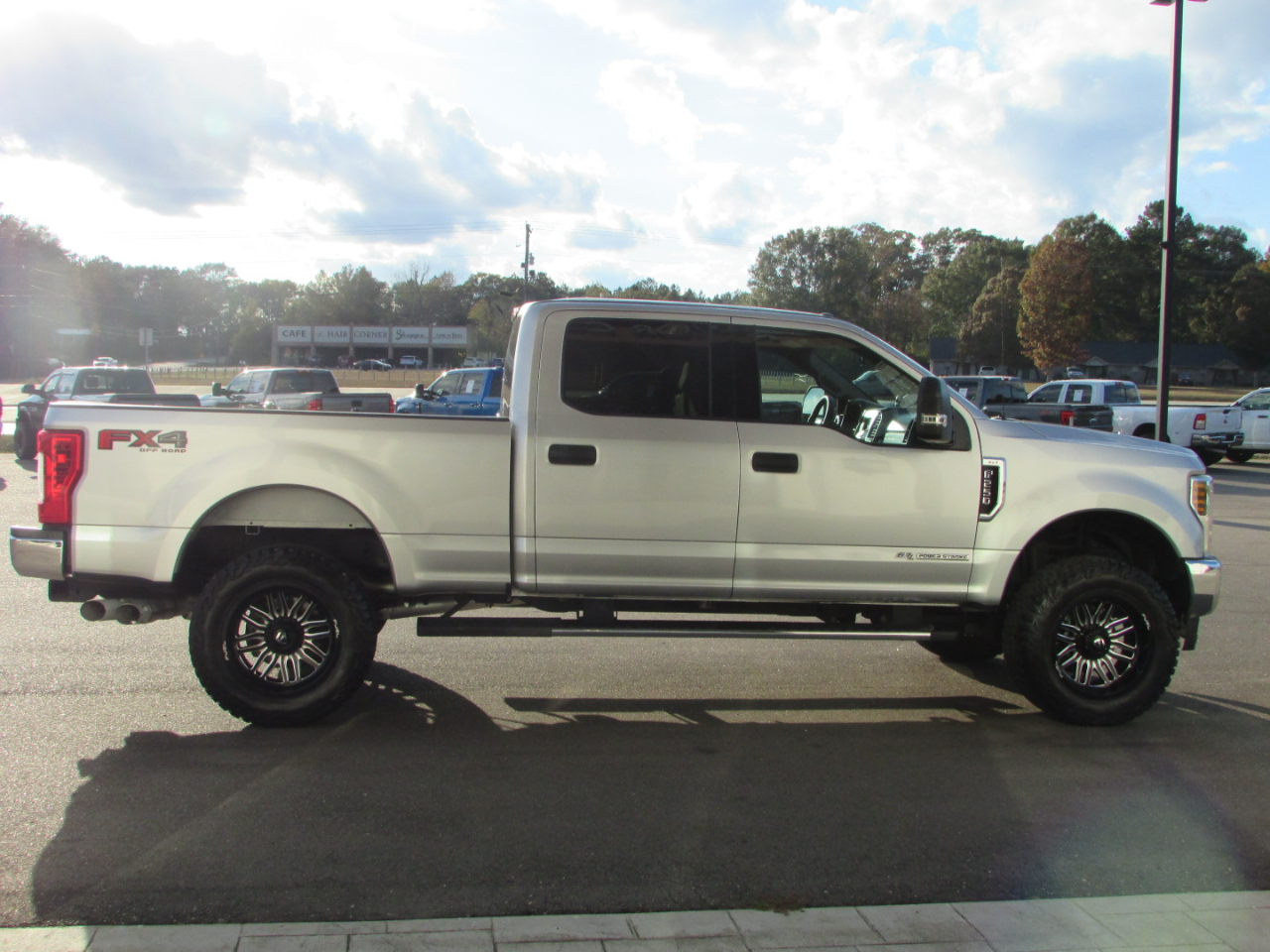 Ford F250SD XLT Crew Cab 4WD 2018