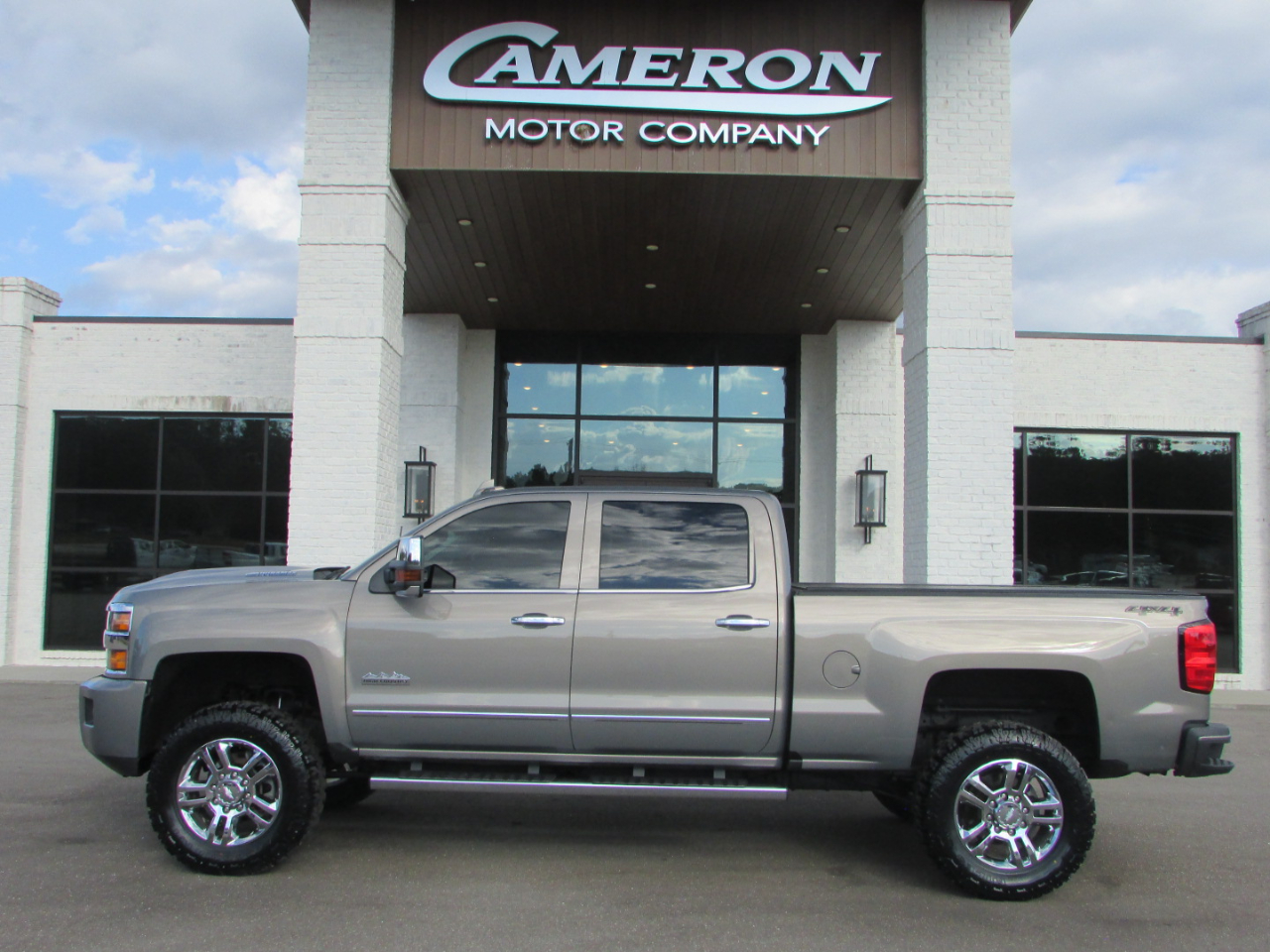 2017 Chevrolet Silverado 2500HD 4WD Crew Cab 153.7" High Country