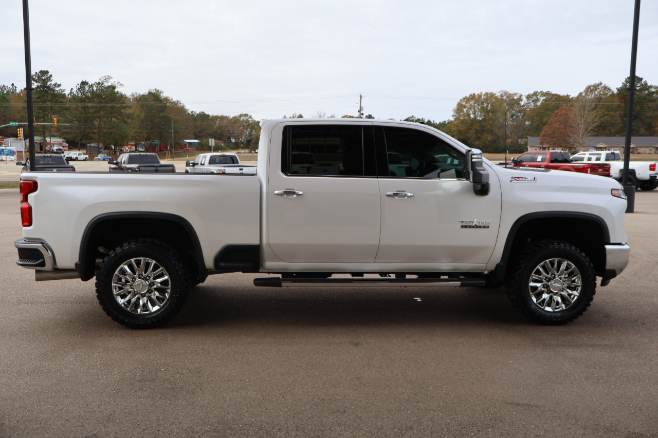 Chevrolet Silverado 3500HD 4WD Crew Cab 159" LTZ 2024