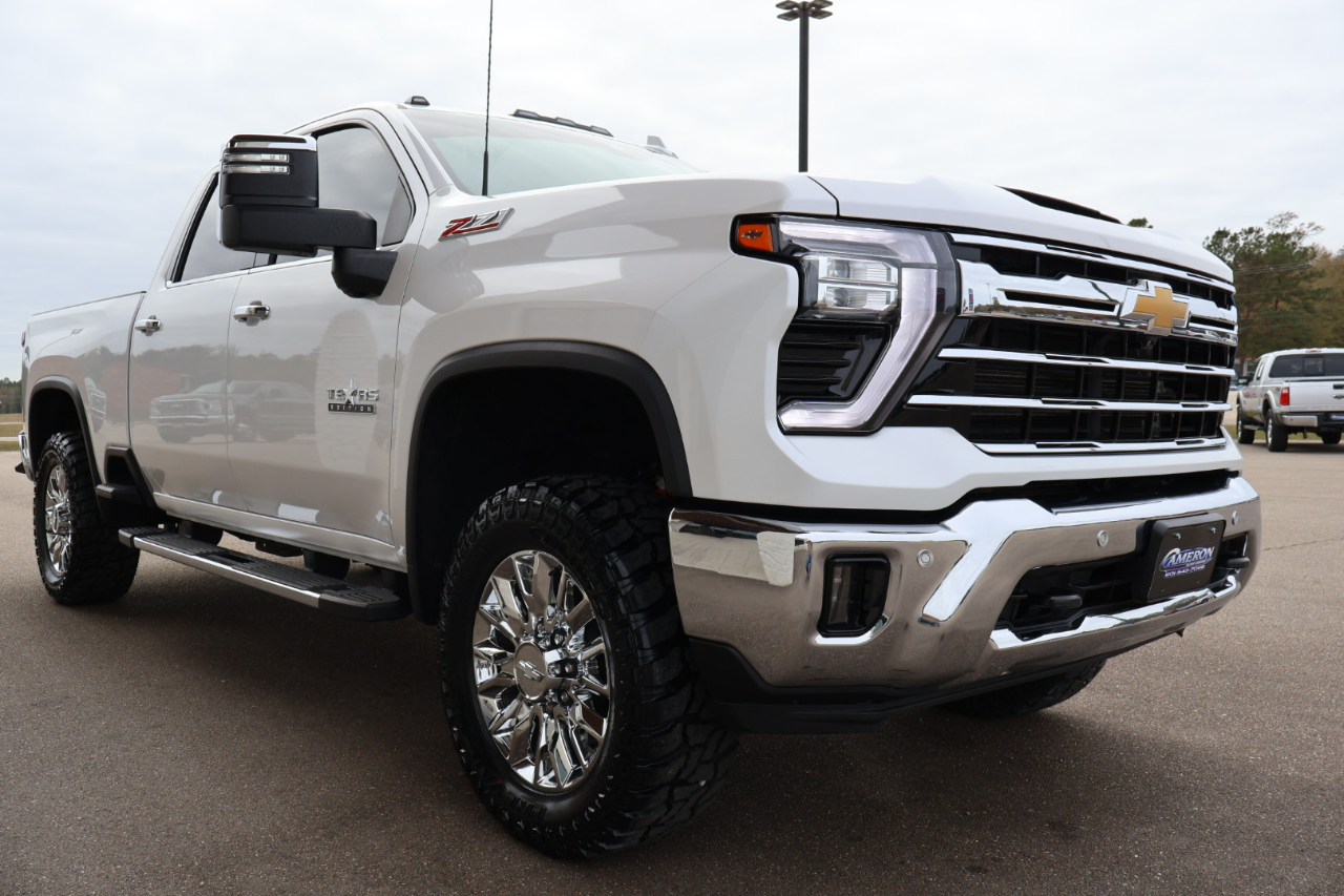 Chevrolet Silverado 3500HD 4WD Crew Cab 159" LTZ 2024