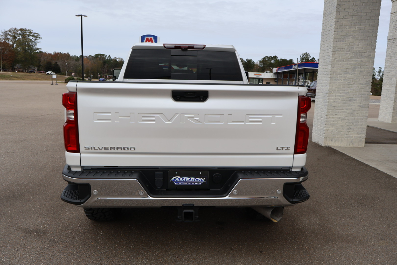 Chevrolet Silverado 3500HD 4WD Crew Cab 159" LTZ 2024