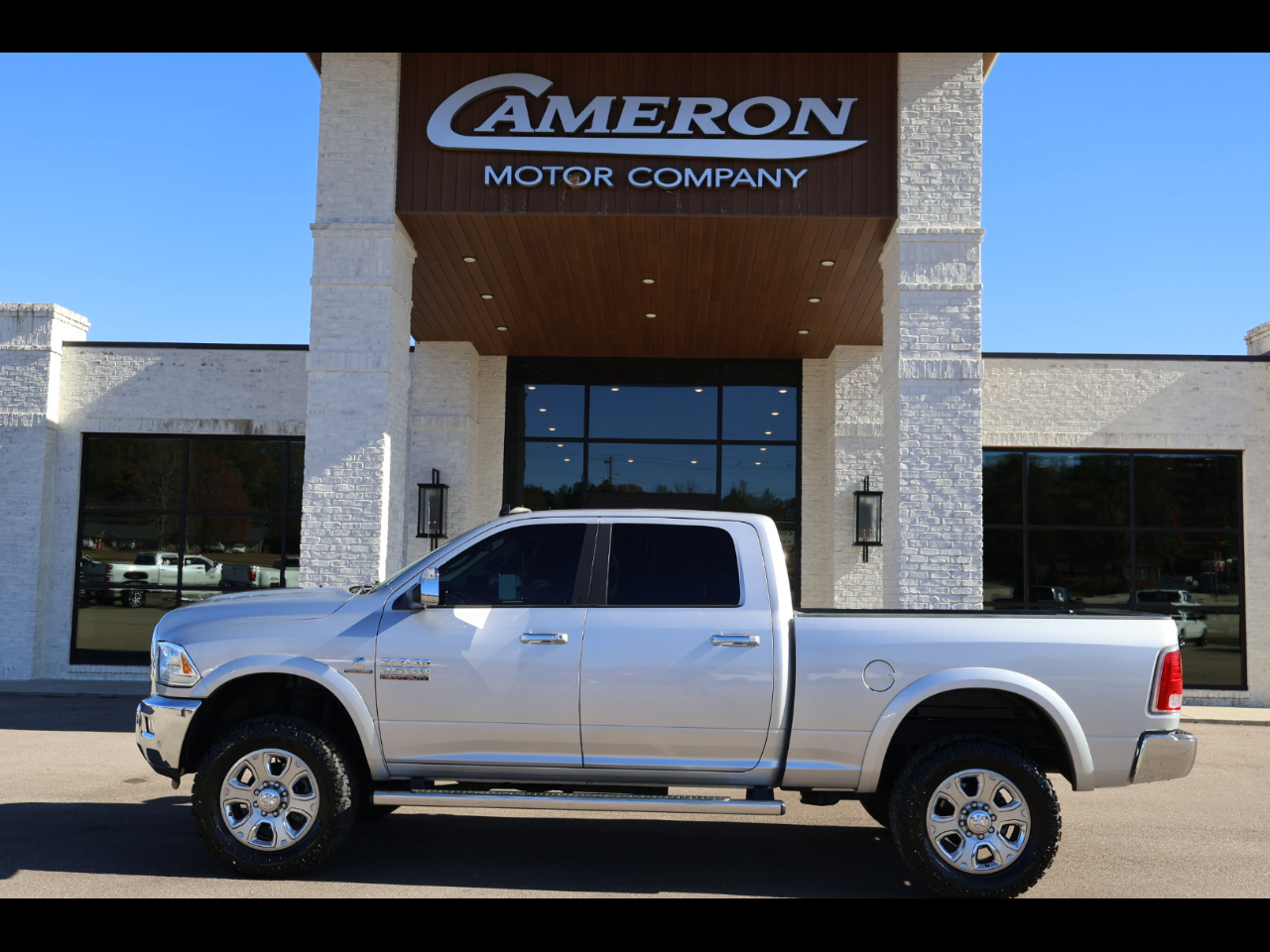 2017 RAM 2500 Laramie 4x4 Crew Cab 6'4" Box