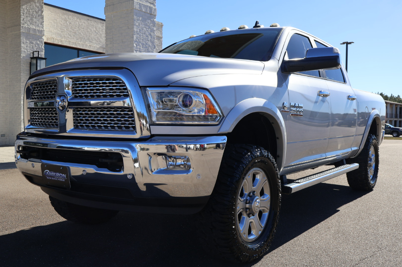 RAM 2500 Laramie 4x4 Crew Cab 6'4" Box 2017