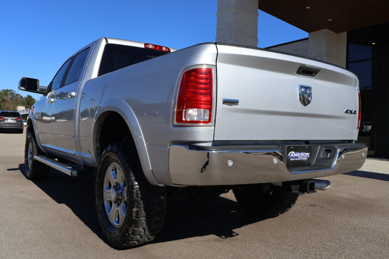 RAM 2500 Laramie 4x4 Crew Cab 6'4" Box 2017