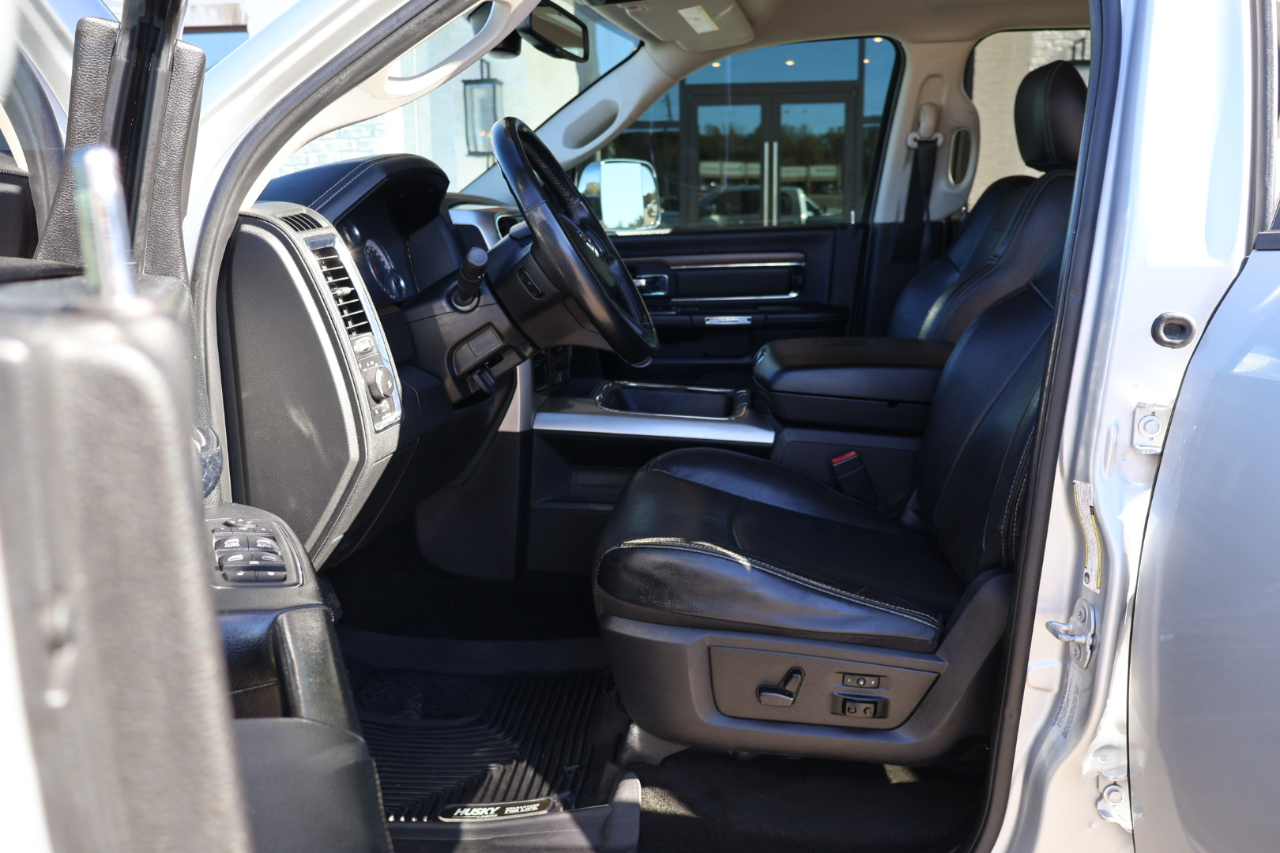 RAM 2500 Laramie 4x4 Crew Cab 6'4" Box 2017