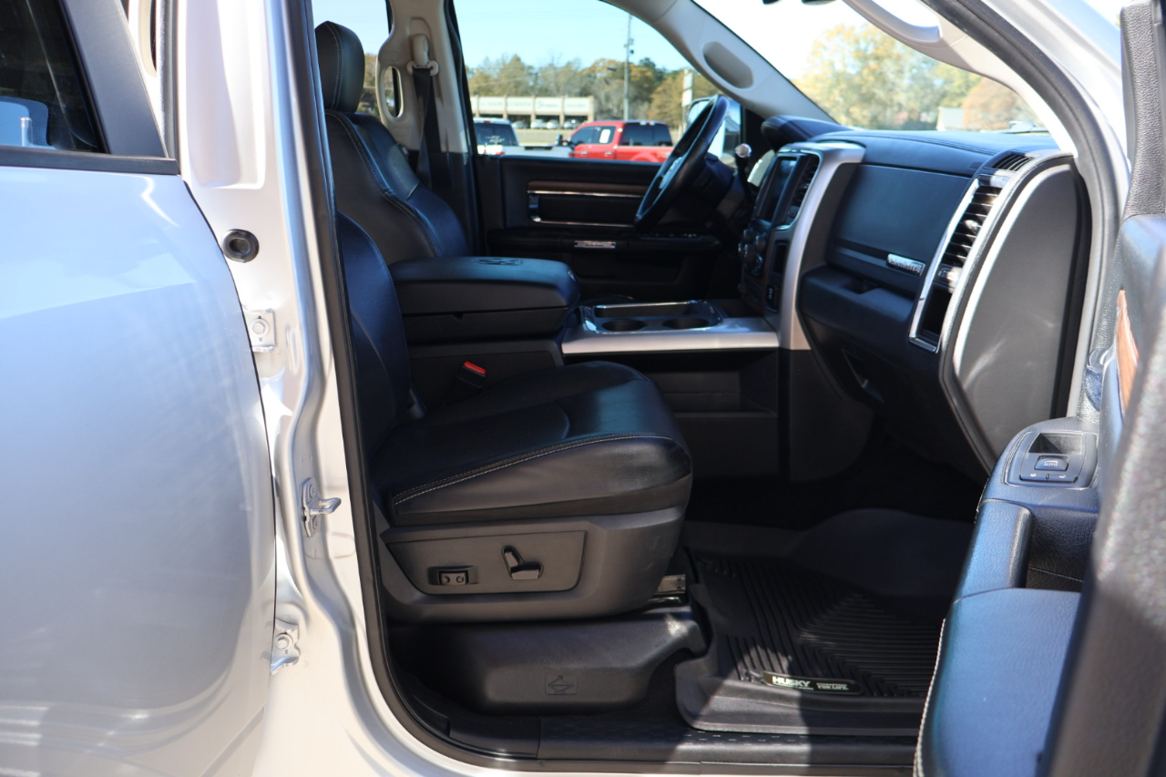 RAM 2500 Laramie 4x4 Crew Cab 6'4" Box 2017