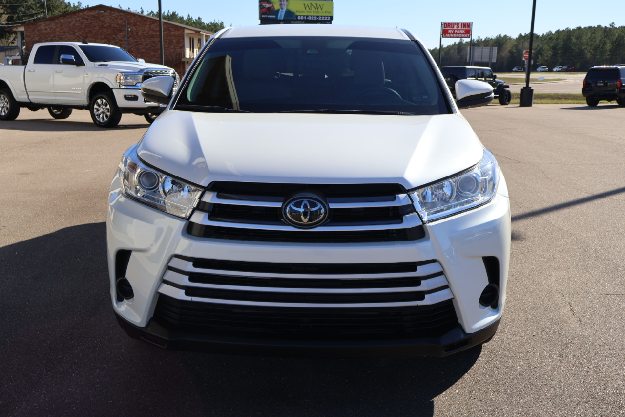 Toyota Highlander LE I4 FWD (Natl) 2019
