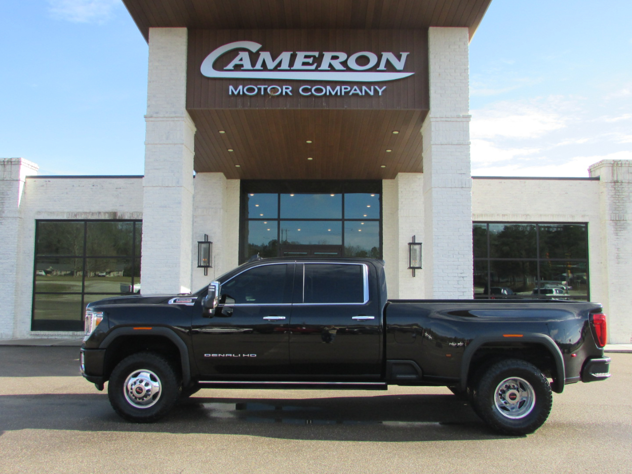 2022 GMC Sierra 3500HD 4WD Crew Cab 172" Denali