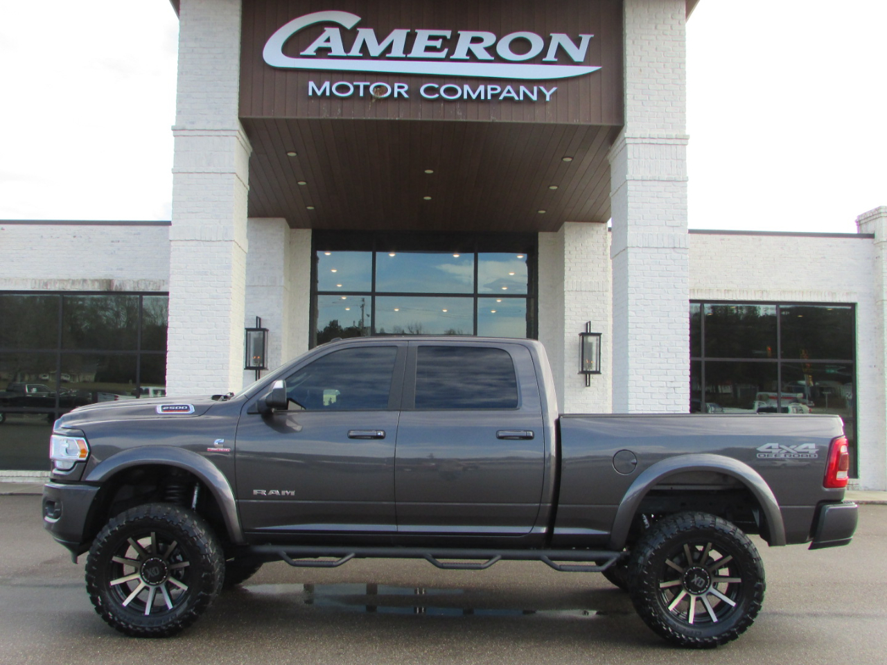 2020 RAM 2500 Big Horn 4x4 Crew Cab 6'4" Box