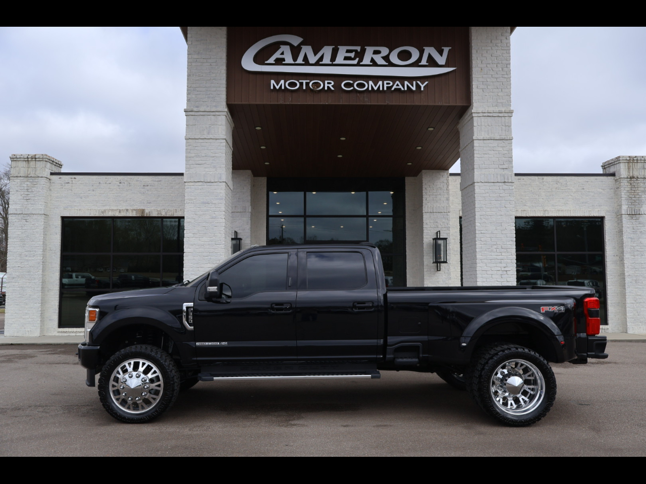 2020 Ford F-350 SD Lariat Crew Cab DRW 4WD