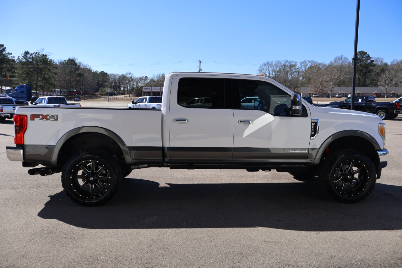 Ford F-250 SD Lariat Crew Cab 4WD 2017