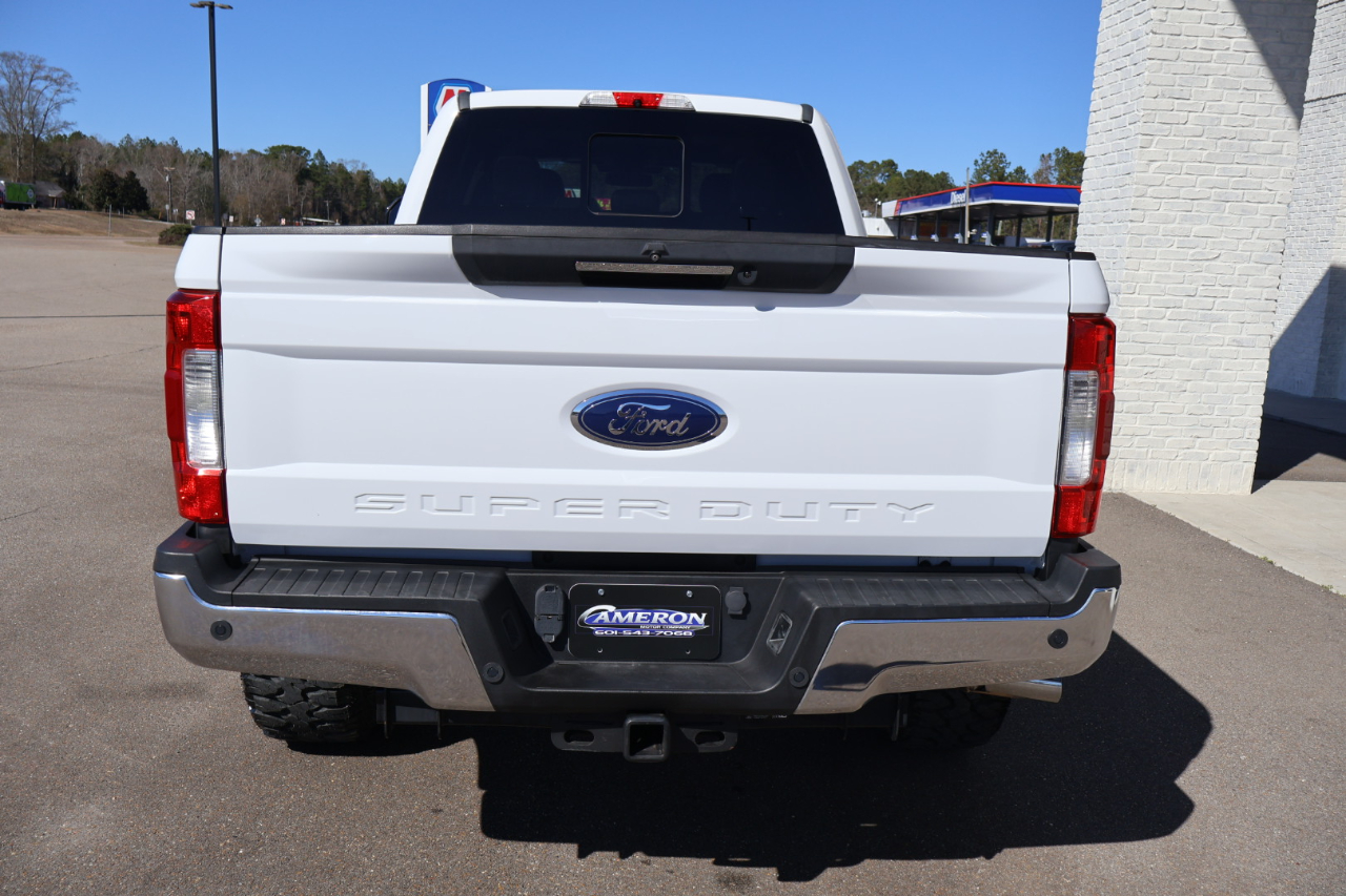 Ford F-250 SD Lariat Crew Cab 4WD 2017