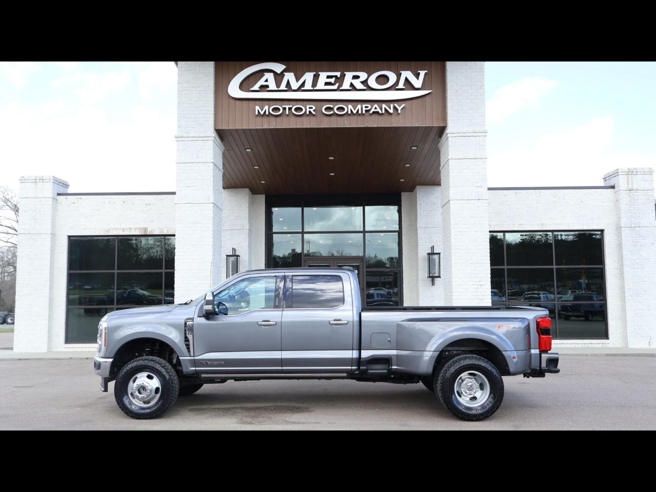 2024 Ford F350SD Lariat Crew Cab 4WD DRW