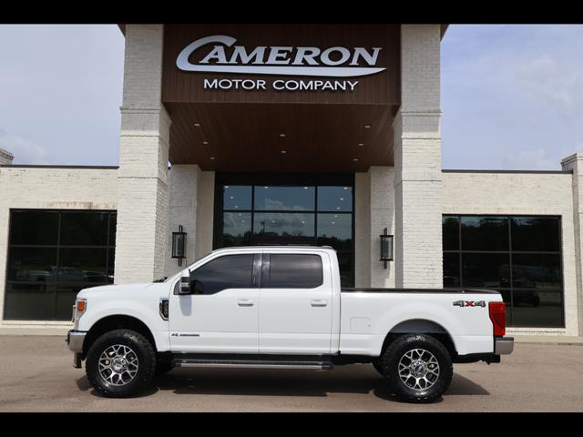White 2021 Ford F-250 Super Duty Lariat Crew Cab 4WD Pickup Truck Four-Wheel Drive Automatic