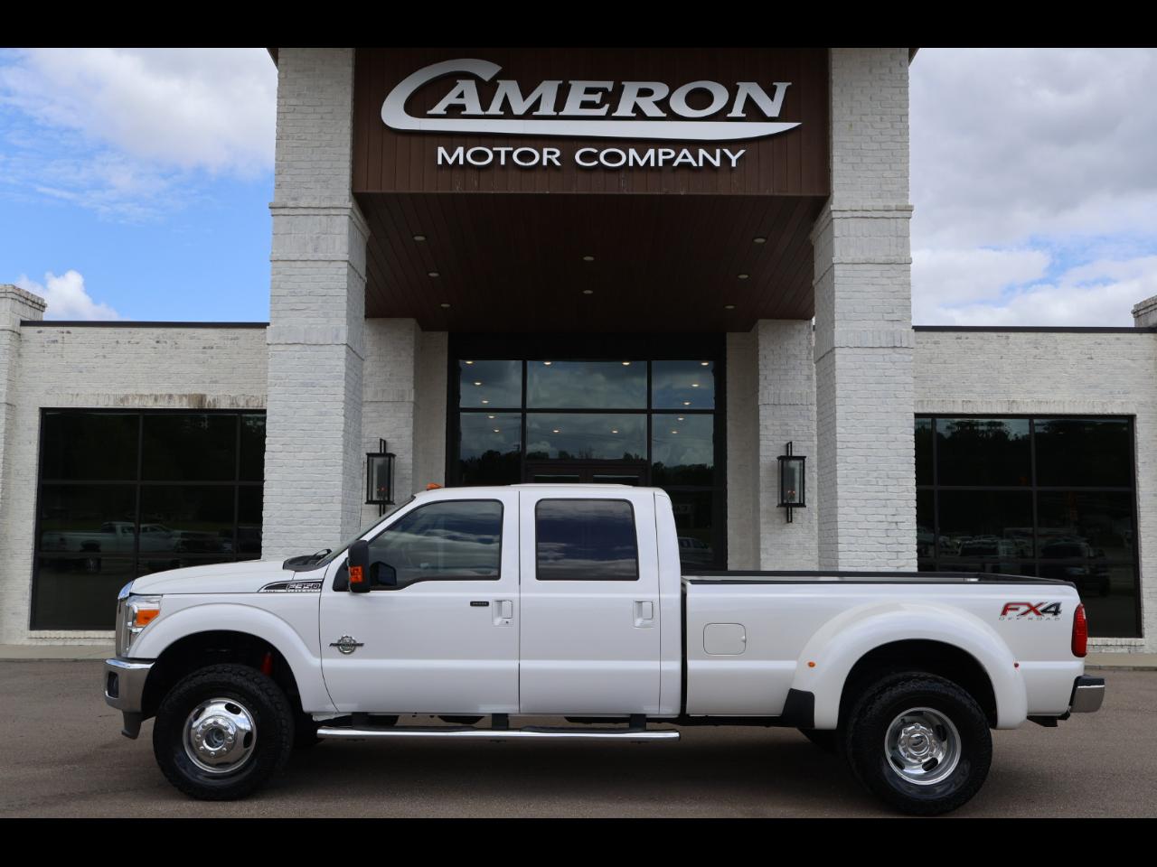 2015 Ford F350SD Lariat Crew Cab 4WD DRW