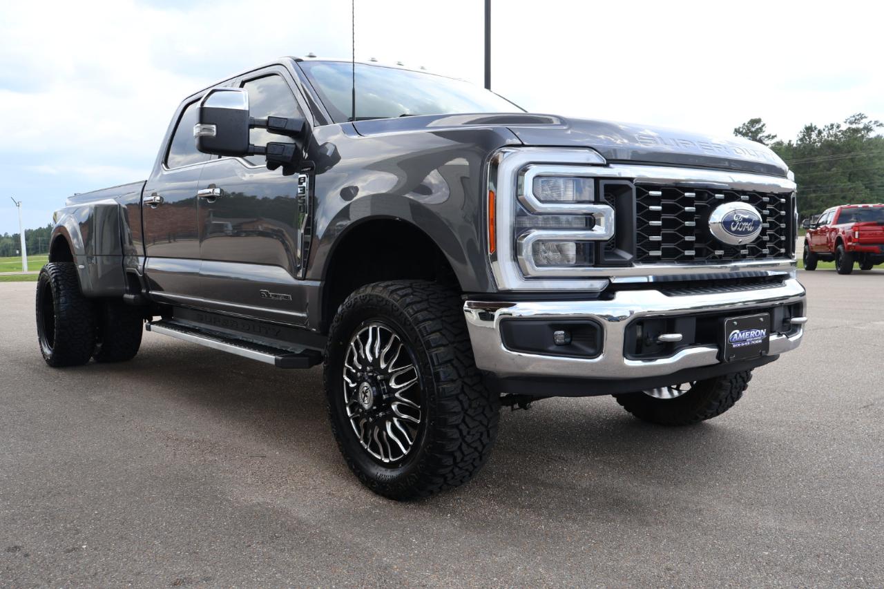 Ford F350SD Lariat Crew Cab 4WD DRW 2023